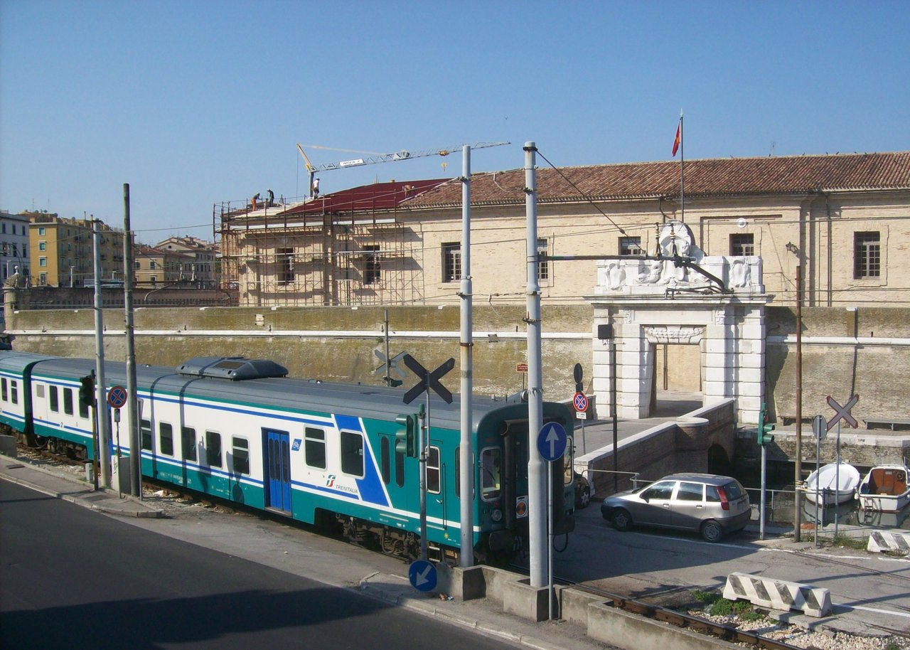 Mole Vanvitelliana i Muzeum Omero