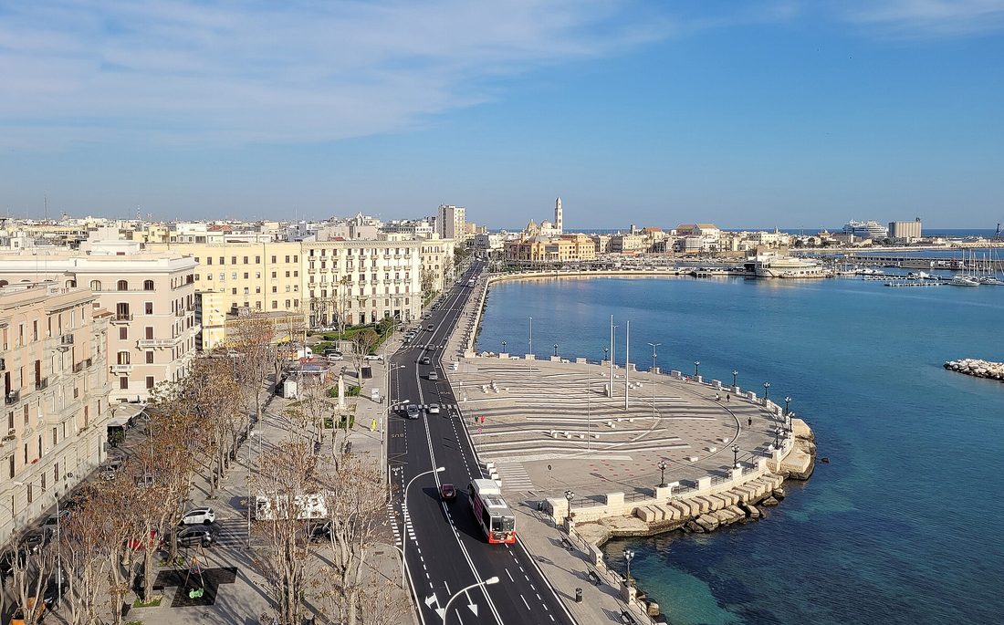 Lungomare — nadmorska promenada