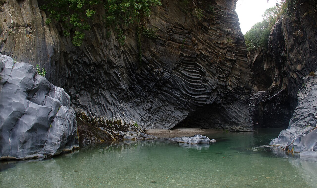 Gole dell'Alcantara — wąwóz z czarnej lawy