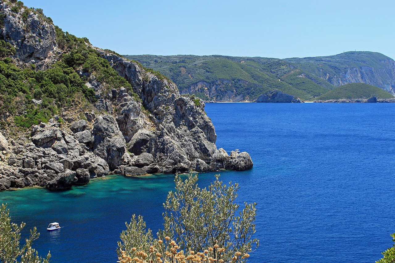 Paleokastritsa — zatoka i groty
