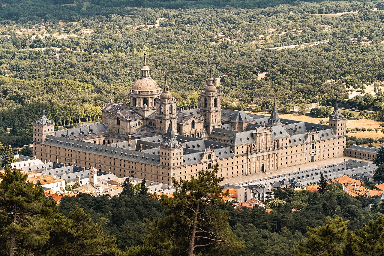 El Escorial — klasztor-gigant