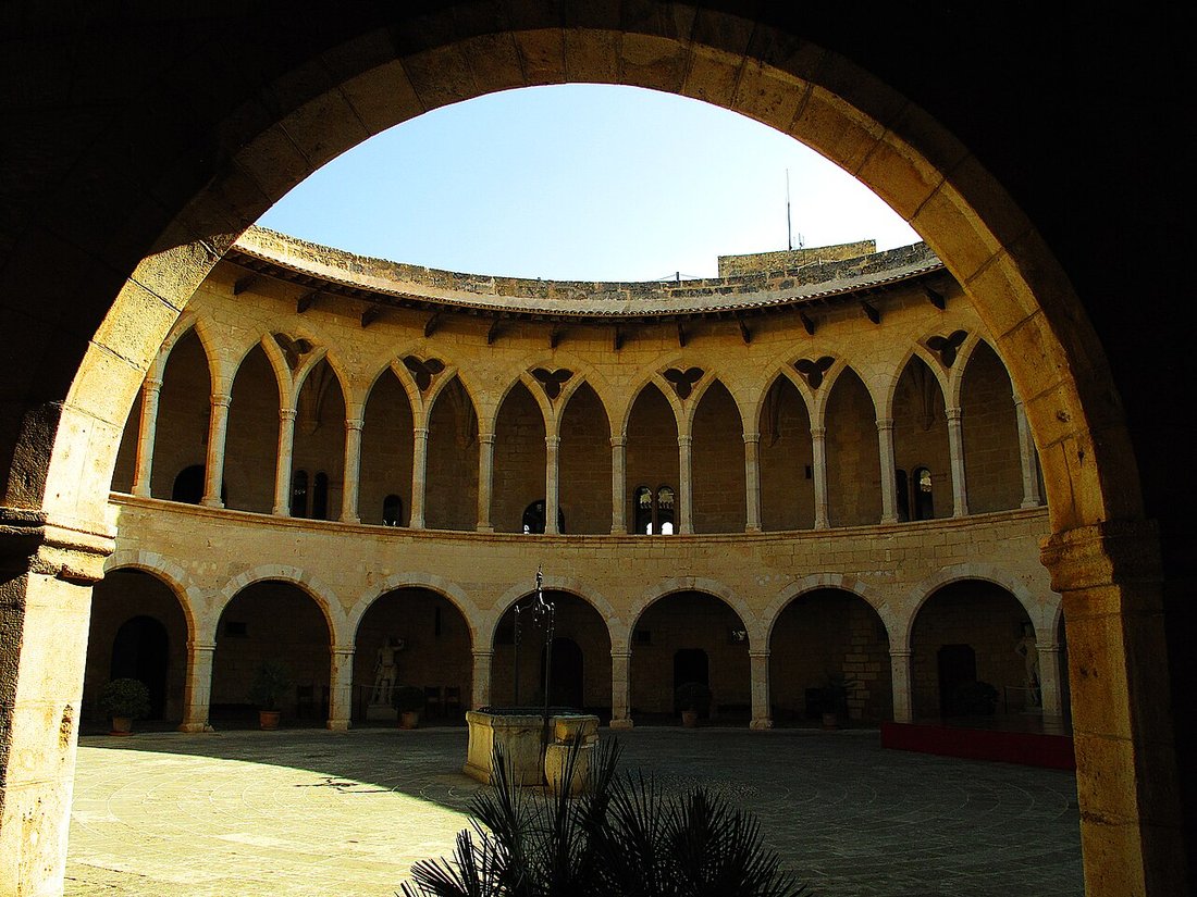 Zamek Bellver i Poble Espanyol
