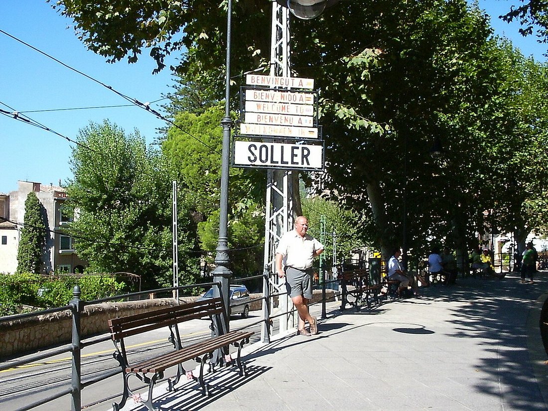 Kolejka do Sóller i tramwaj do portu