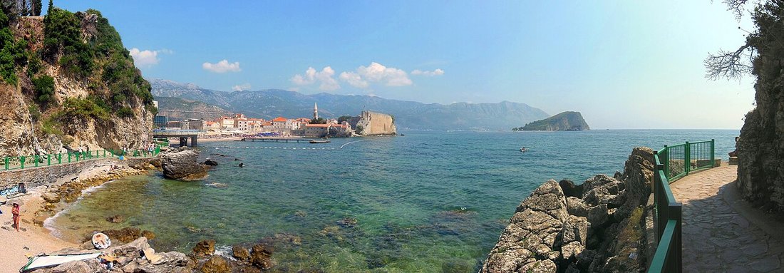 Budva — starówka i plaże