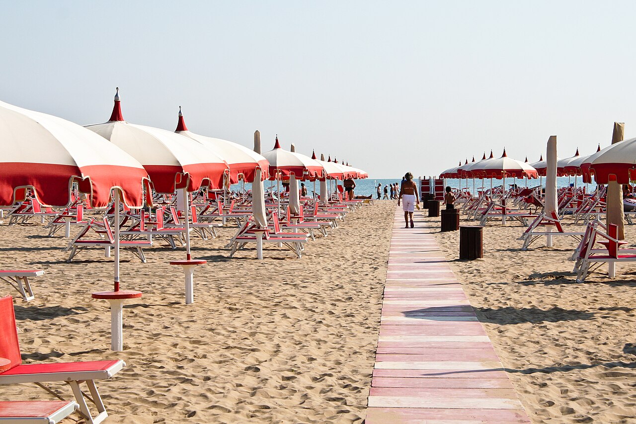 Plaża Marina Centro i koło widokowe