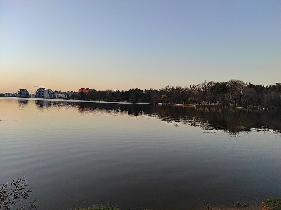 Wielki Park i Sztuczne Jezioro